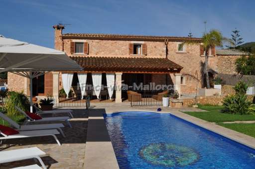 Finca David, Pool, Haus, Sonnenschirm, Sonnenliege