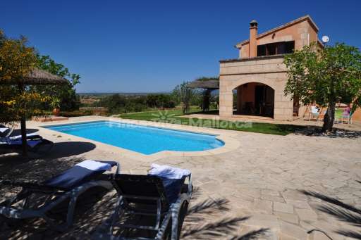 Finca Escala, Haus, Pool, Sonnenschirm, Sonnenliege