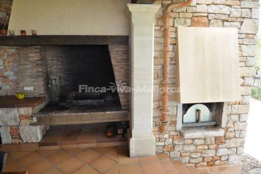 Finca Grandiosa, überdachte Terrasse, Grill