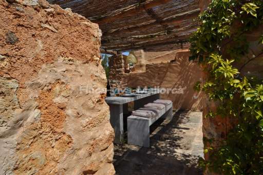 Finca Lorita Santanyi, Garten, überdachte Terrasse, Essbereich, Sitzmöglichkeit