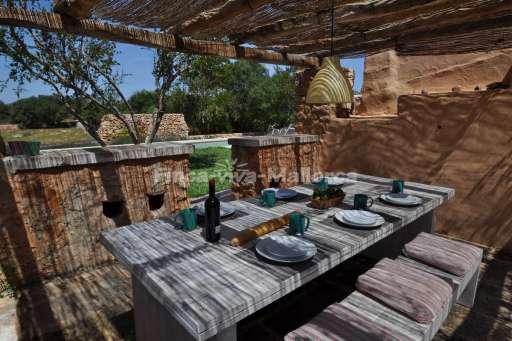 Finca Lorita Santanyi, Garten, überdachte Terrasse, Essbereich, Sitzmöglichkeit