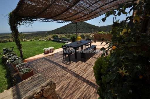 Finca Climent, überdachte Terrasse, Essbereich, Sitzmöglichkeit, Ausblick