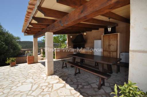 Finca Climent, überdachte Terrasse, Sitzmöglichkeit, Essbereich