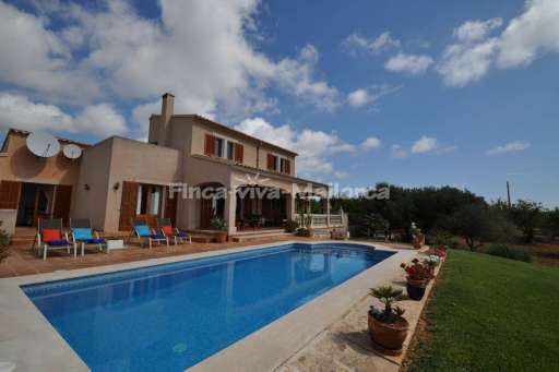 Finca Antonia, Pool, Haus, Sonnenliege