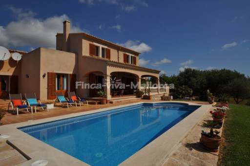 Finca Antonia, Pool, Haus, Sonnenliege