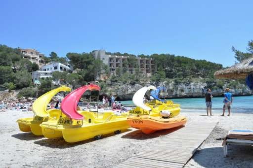 Strand mit Tretboot Cala Santanyi