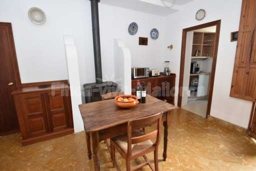 Casa Notario, Aufenthaltsraum, Tisch, Esstisch, Stuhl, Kamin, Mikrowelle