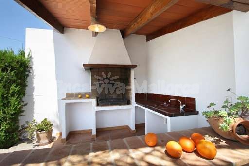 Casita Oliver Port de Pollenca, überdachte Terrasse, gemauerter Grill, Waschbecken