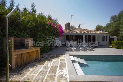 Chalet Juli Sa PoblaPool, Terrasse, Pooldusche, Außendusche, Sonnenliege