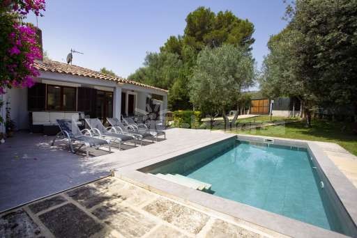 Chalet Juli Sa Pobla, Pool, Haus, überdachte Terrasse, Garten