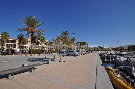 Colonia de Sant Jordi Promenade am Hafen