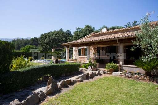 Finca Cantor Pollenca, Haus, Garten, überdachte Terrasse, Rasenfläche