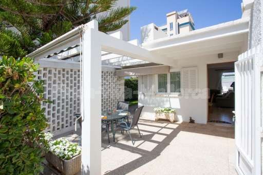 Chalet Caro Can Picafort, beschattete Terrasse, Esstisch