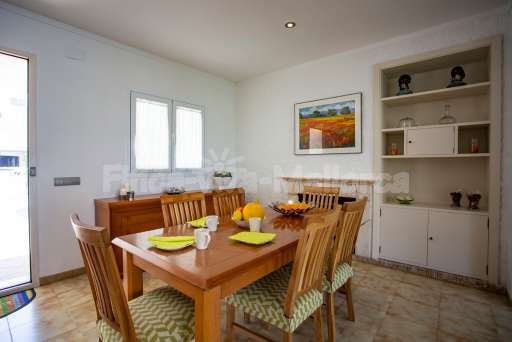 Chalet Caro Can Picafort, Esszimmer, Esstisch