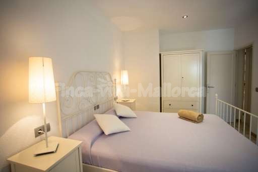 Chalet Caro Can Picafort, Schlafzimmer, Doppelbett, Kleiderschrank