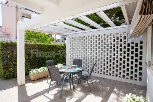 Chalet Caro Can Picafort, beschattete Terrasse, Esstisch