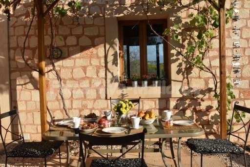 Finca Cati Cala Figuera, Frühstück auf der Terrasse