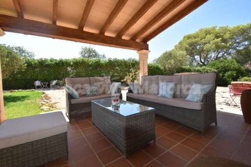 Finca Cati Cala Figuera, überdachte Terrasse, Lounge