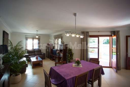 Finca Cia Palya Son Real, Esszimmer, Esstisch, Wohnzimmer, Sofa, Terrasse