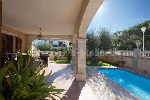 Finca Cia Palya Son Real, Pool, Haus, überdachte Terrasse