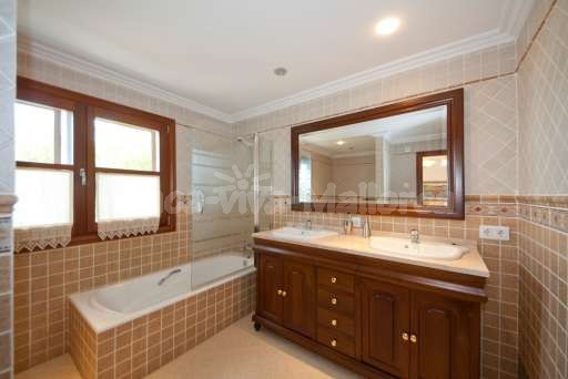 Finca Cia Palya Son Real, Badezimmer, Badewanne