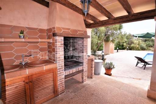 Finca Comellar Santanyi, überdachte Terrasse, Grill 