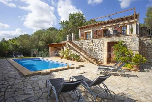 Finca Es Biali, Haus, Pool, Sonnenliege, Terrasse