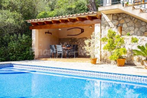 Finca Es Biali, Pool, überdachte Terrasse