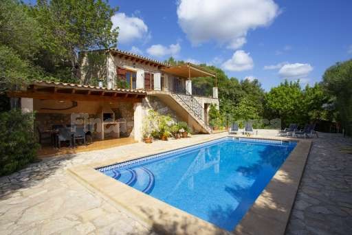 Finca Es Biali, Pool, überdachte Terrasse, Haus