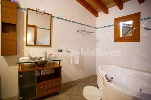 Finca Es Biali, Badezimmer, Badewanne