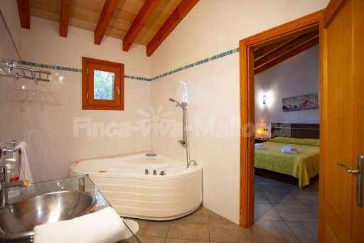 Finca Es Biali, Badezimmer, Badewanne