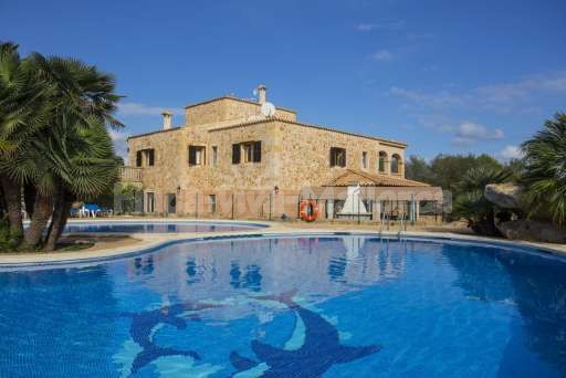 Fincas Auf Mallorca Fur Bis Zu 18 Personen Mit Pool Und In Top Lage