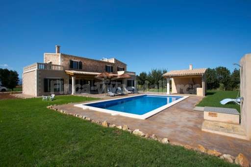 Finca Leda Can Picafort, Haus, Pool, überdachte Terrasse, gemauerter Grill, Außendusche, Sonnenliege