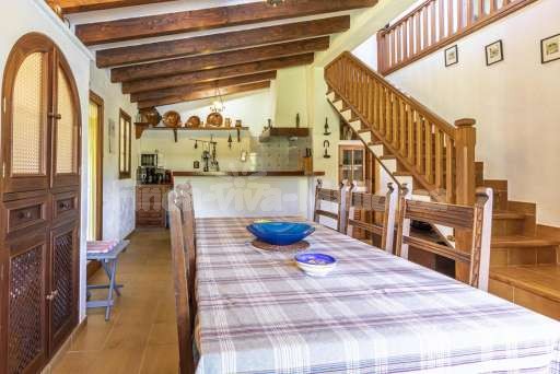 Finca Marinova Pollenca, Esszimmer, Esstisch, Küche, Treppenaufgang