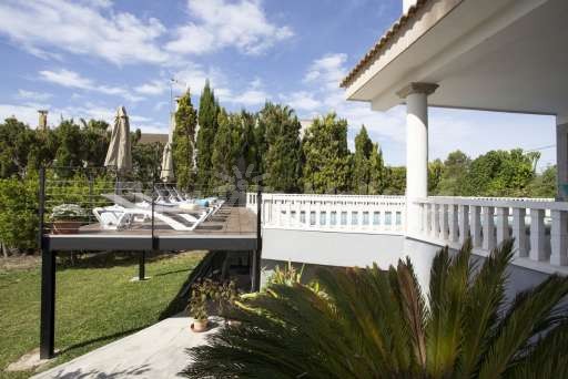 Finca Can Mosilla, Terrasse, Garten, Sonnenliege, Sonnenschirm