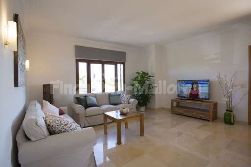 Finca Can Mosilla, Wohnzimmer, Sofa, Fernseher