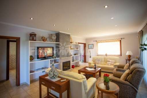 Finca Olivo Muro, Wohnzimmer, Sofa, Sessel, Fernseher