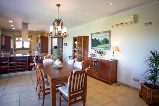 Finca Olivo Muro, Esszimmer, Esstisch, offene Küche