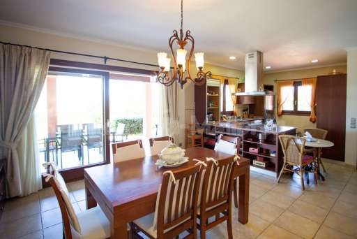 Finca Olivo Muro, Esszimmer, Esstisch, offene Küche