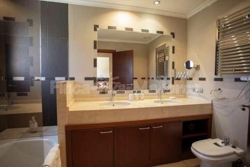 Finca Olivo Muro, Badezimmer, Badewanne