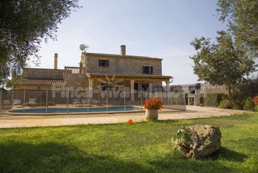 Finca Perrotti Manacor, Garten, Haus, umzäunter Pool