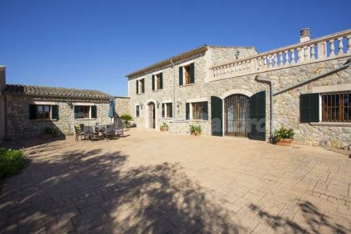 Finca Perrotti Manacor, Innenhof, Haus