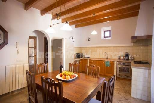 Finca Perrotti Manacor, Küche, Esstisch, Essbereich