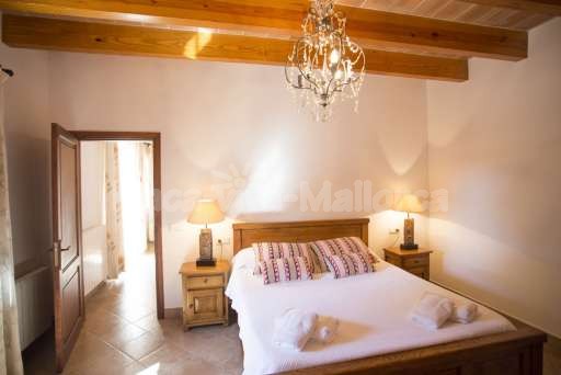 Finca Perrotti Manacor, Schlafzimmer, Doppelbett