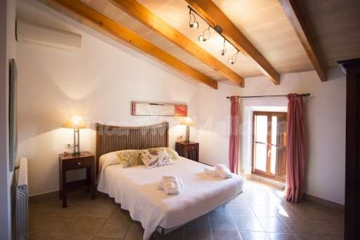 Finca Perrotti Manacor, Schlafzimmer, Doppelbett