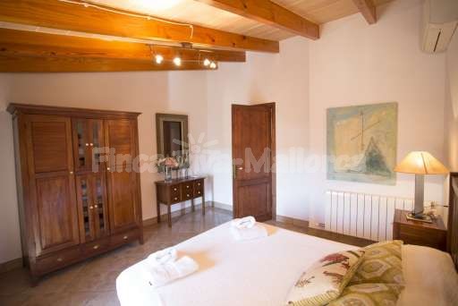Finca Perrotti Manacor, Schlafzimmer, Schrank