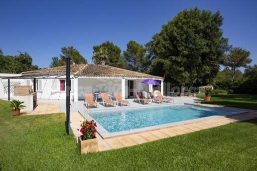 Casa Rendo Sa Pobla, Pool, Pooldusche, Außendusche, Garten, Sonnenliege, Sonnenschirm