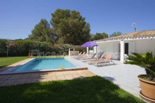 Casa Rendo Sa Pobla, Haus, Pool, Garten, Terrasse, Sonnenschirm, Sonnenliege
