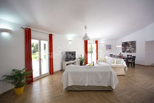 Casa Rendo Sa Pobla, Wohnzimmer, Sofa, Fernseher, Esszimmer, Esstisch, Essbereich