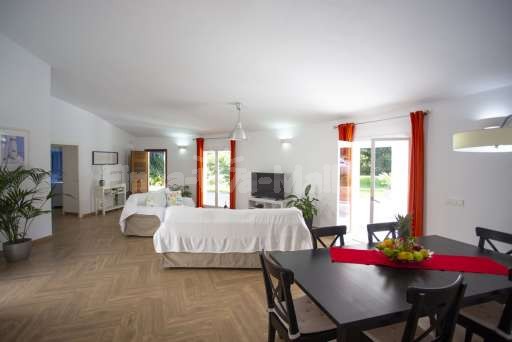 Casa Rendo Sa Pobla, Wohnzimmer, Sofa, Fernseher, Esszimmer, Esstisch, Essbereich